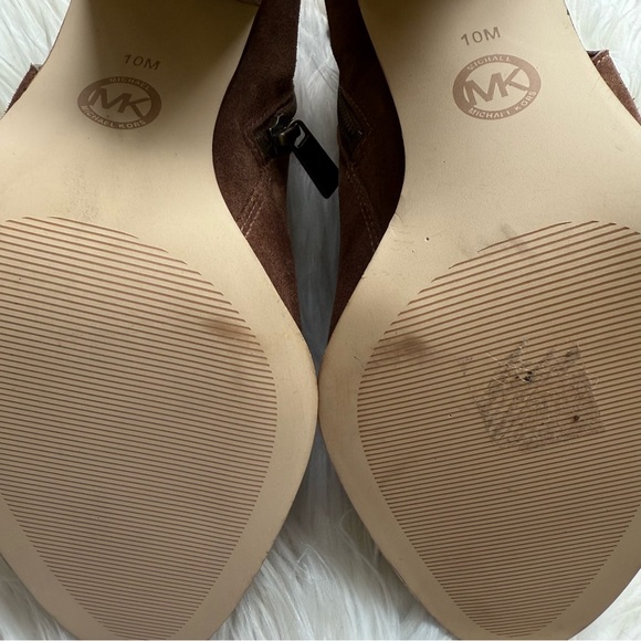 Michael Kors NWOT Adams Cutout Suede Booties - Picture 12 of 12